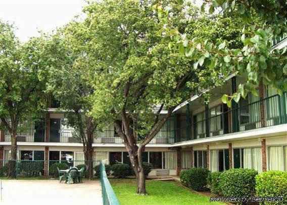 Econo Hospedaje Airport I-35 North Farmers Branch Exterior foto